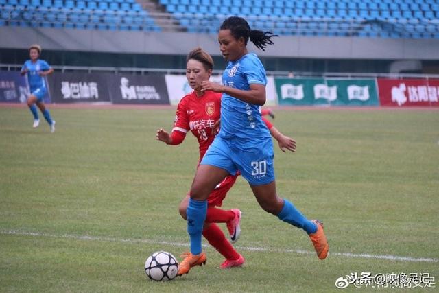 媒体人：古德温的表现无可挑剔 他压过洛夫顿成了上海的第一外援
